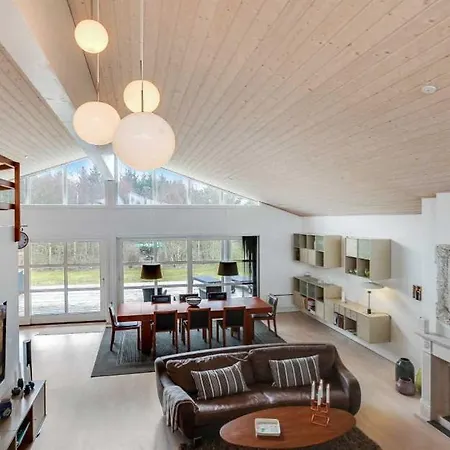 Two-bedroom Holiday In *