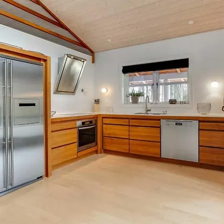 Two-bedroom Holiday In * Hals